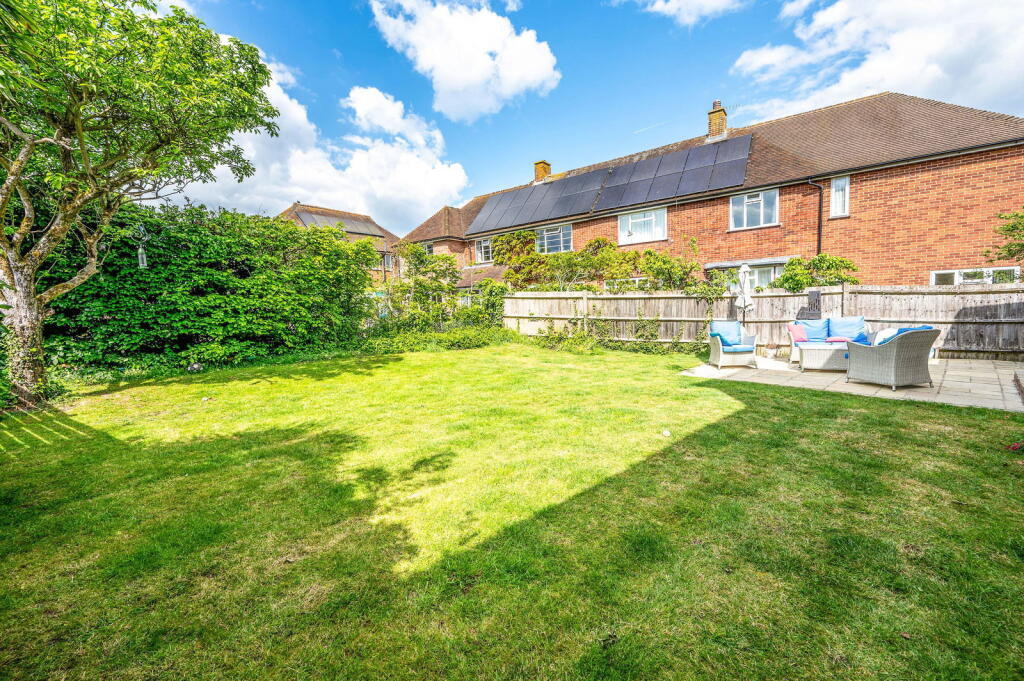 House in Guildford, Surrey - View 2