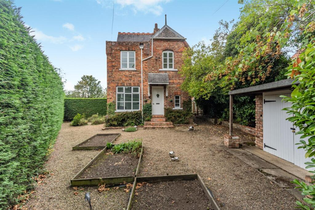 4-bed detached on Church Road, Stamford Bridge, York, £575,000