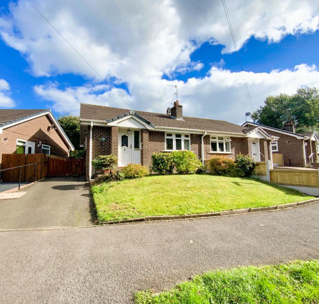2-bed semi-detached on Shirebrook Drive, GLOSSOP, SK13 8RF, £250,000