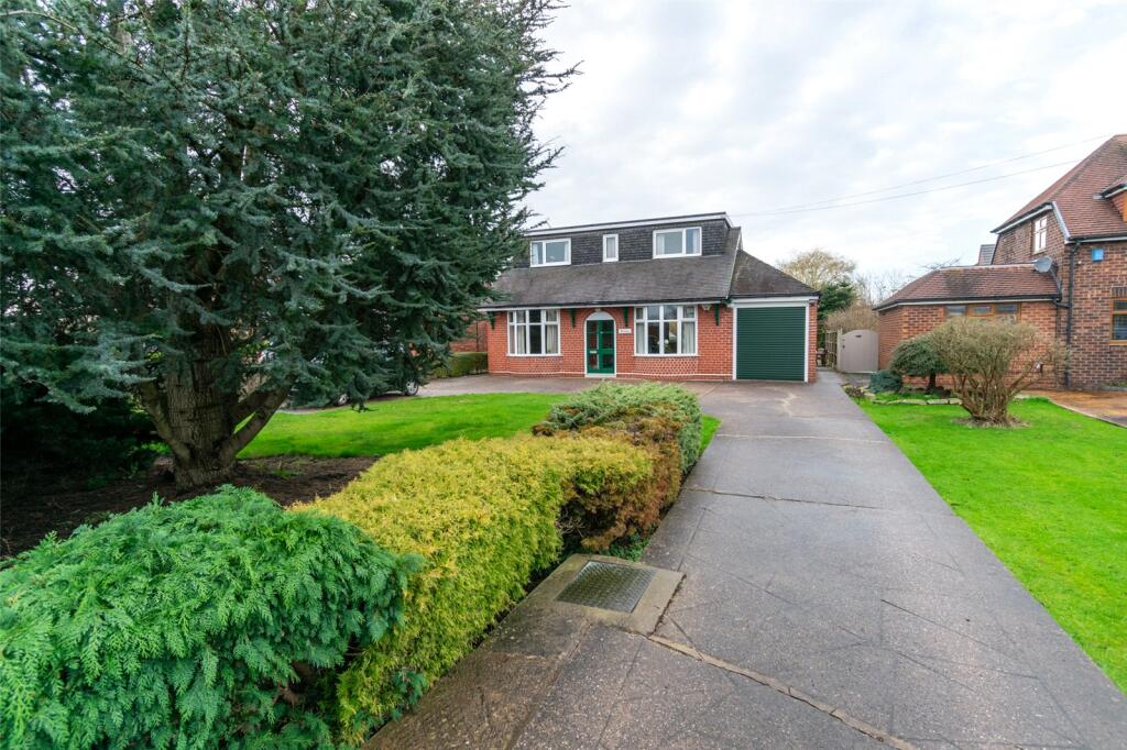 3-bed detached on Clive Lane, Winsford, £350,000