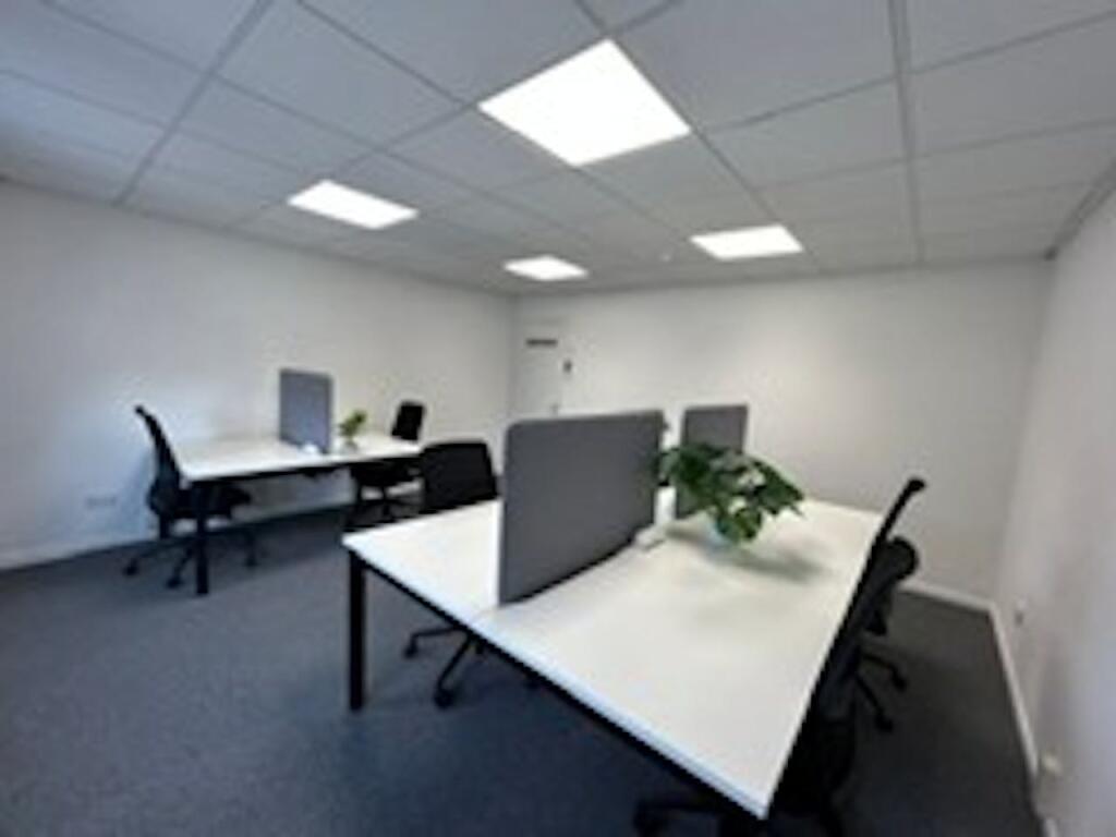 suite 3 furniture 2.jpg