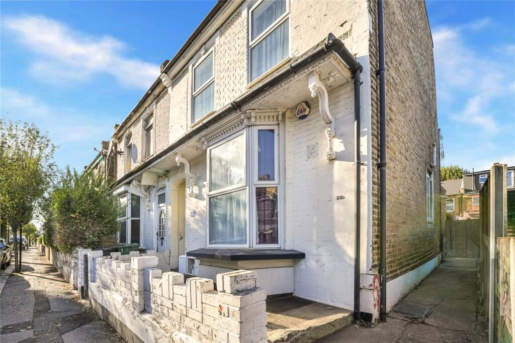 2-bed flat on Park Grove Road, Leytonstone, London, E11, £425,000