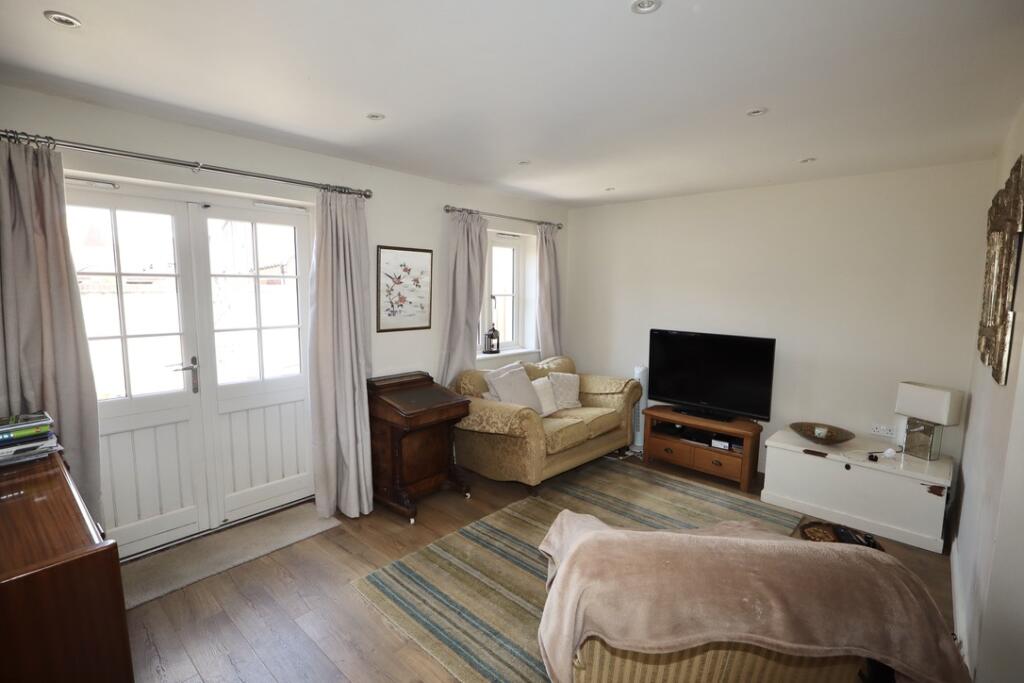 42 Clarks Meadow, Tadley Acres, Shepton Mallet, Somerset BA4 4FD photo 4
