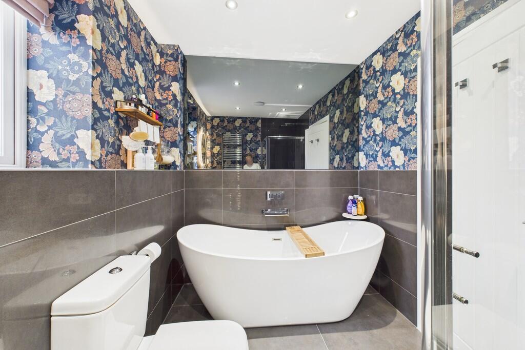 17 Moss Bank Place, Warton, Carnforth LA5 9RG photo 5