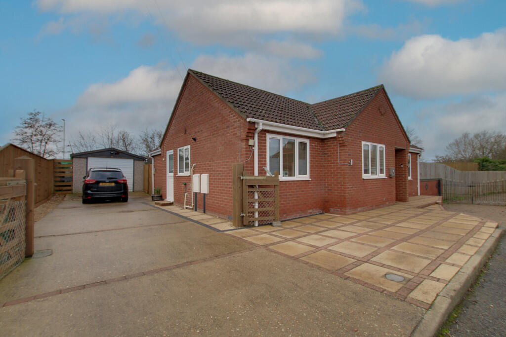 3-bed bungalow on Pound Road, Chatteris, £290,000