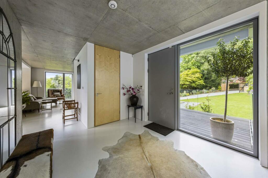 Hoe Lane, Abinger Hammer, Dorking - Photo 10