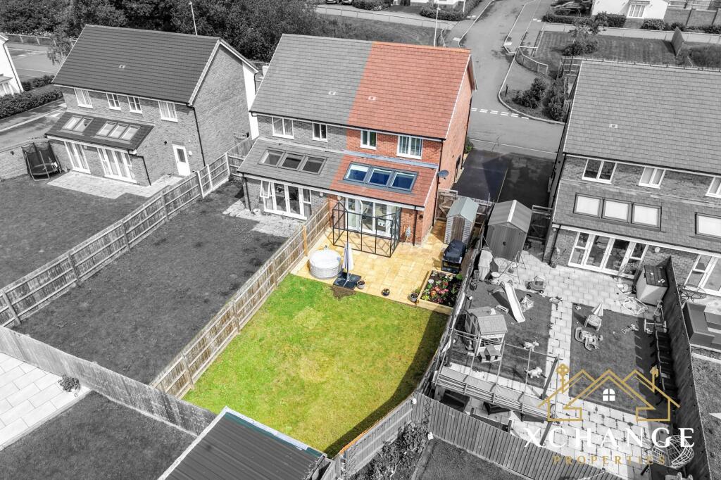 House in Nuneaton and Bedworth, Warwickshire - View 4