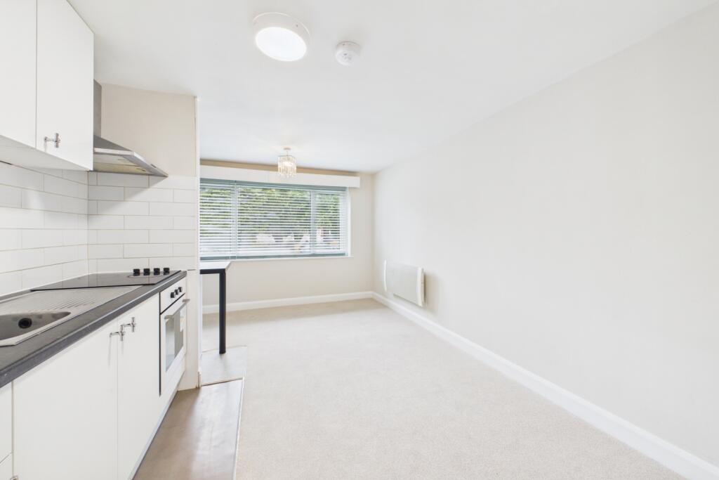 Apartment in Sheffield - View 3