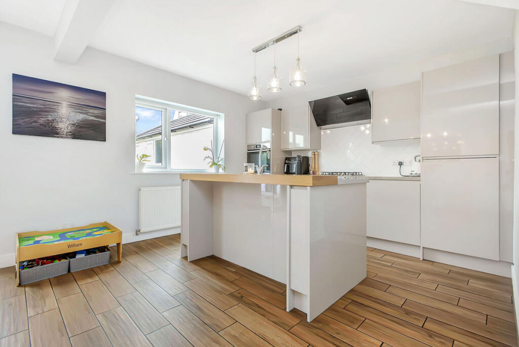 Oakwood Grove, Bolton le Sands, LA5. Recently modernised bungalow with panoramic sea views. photo 4