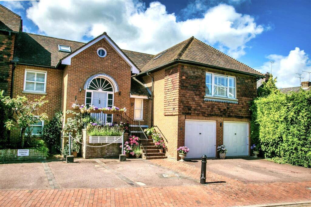 3-bed flat on Tarrant Wharf, Arundel, £599,950