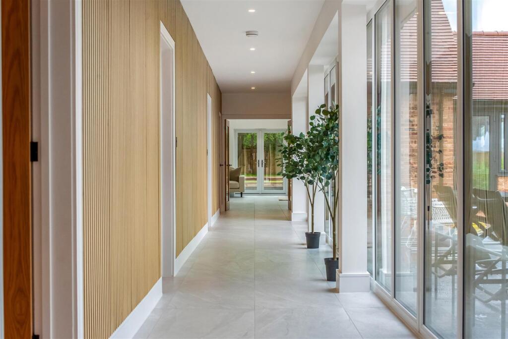 House in Arun, Barnham and Eastergate - More