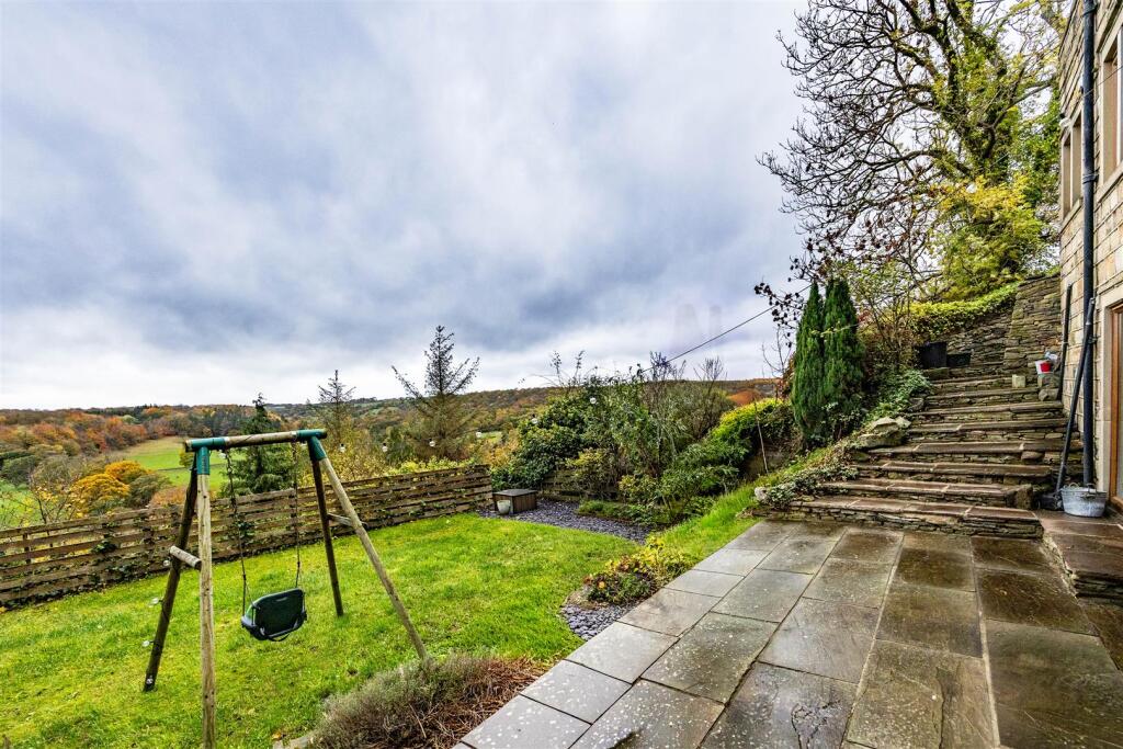 Garner Lane, Kirkburton, Huddersfield photo 4