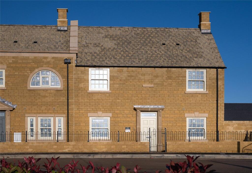 Main image of property: 143 Ellenbrook, Stow Road, Moreton-In-Marsh, Gloucestershire, GL56