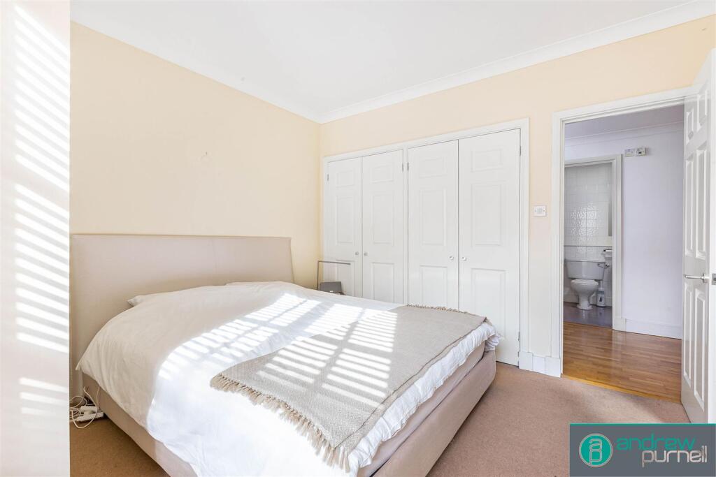 Apartment in London - View 4