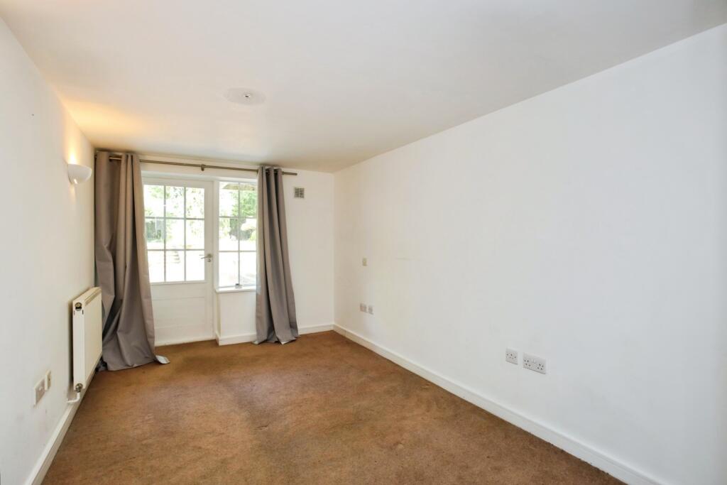 Apartment in Tonbridge - View 5