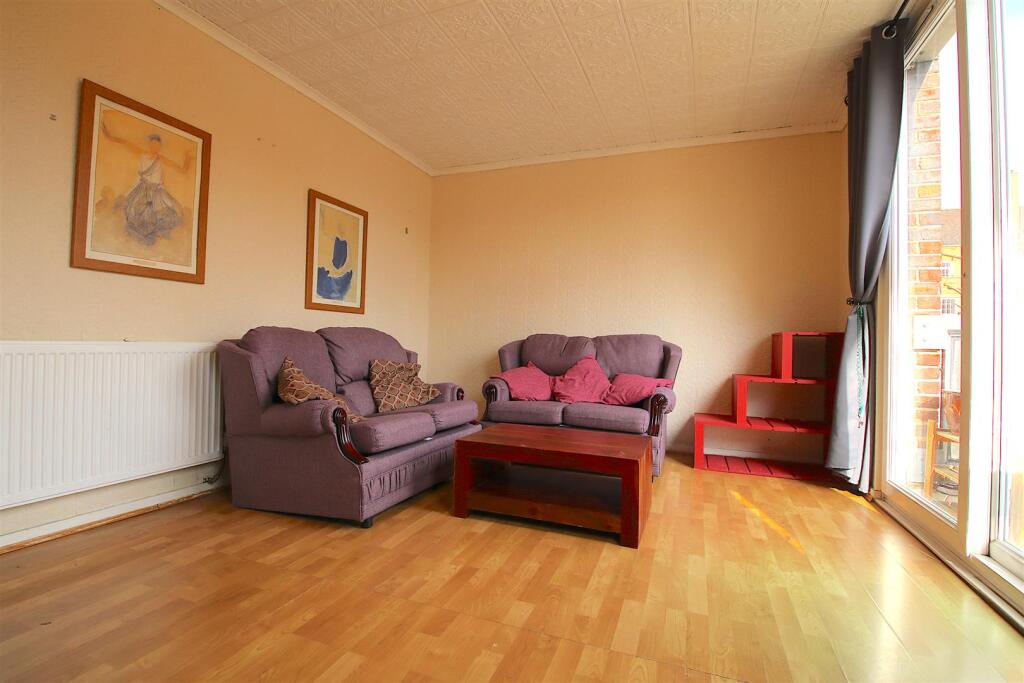 3 bedroom flat for rent