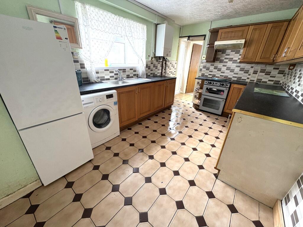 Miskin Street, Treherbert photo 3