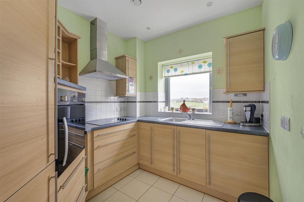 Eversley Court, Dane Road, Seaford photo 3