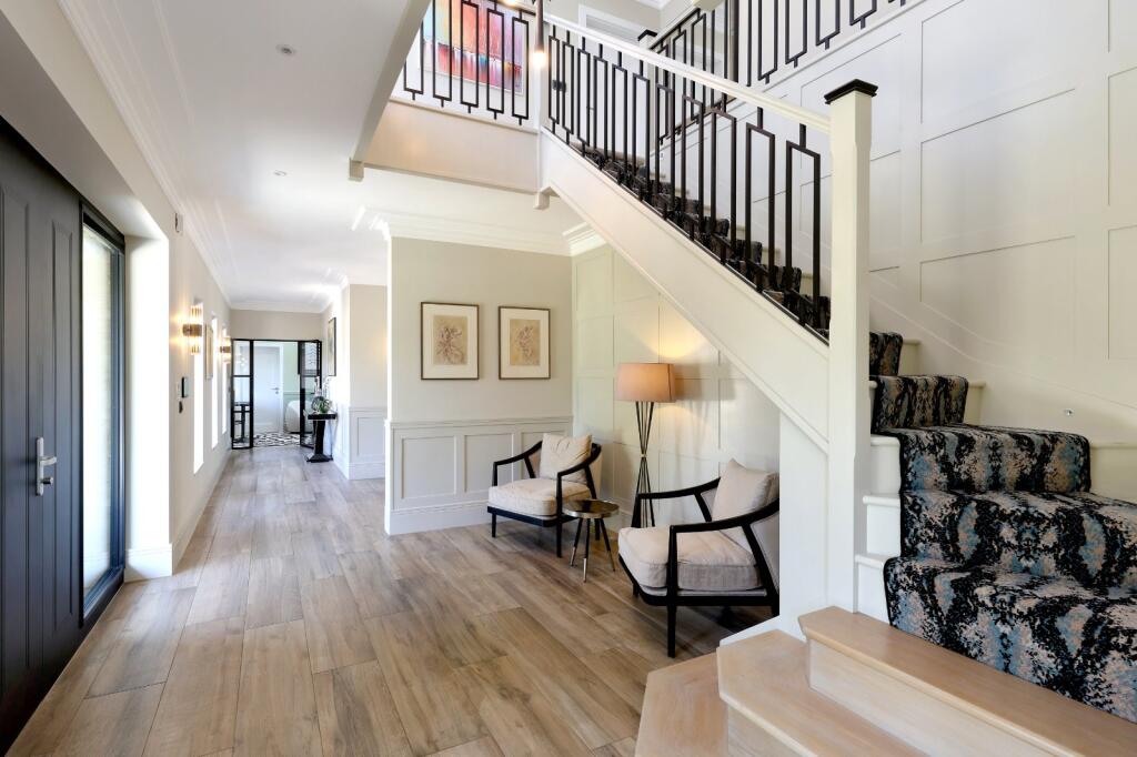 House in Slough - View 4