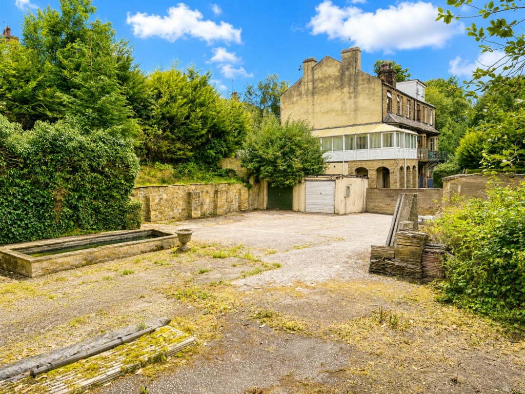 Main image of property: Carrbottom Road, Greengates BD10