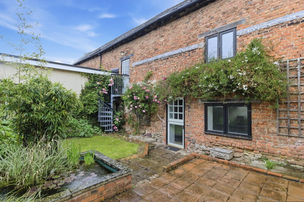 House in Ledbury, Herefordshire - View 3