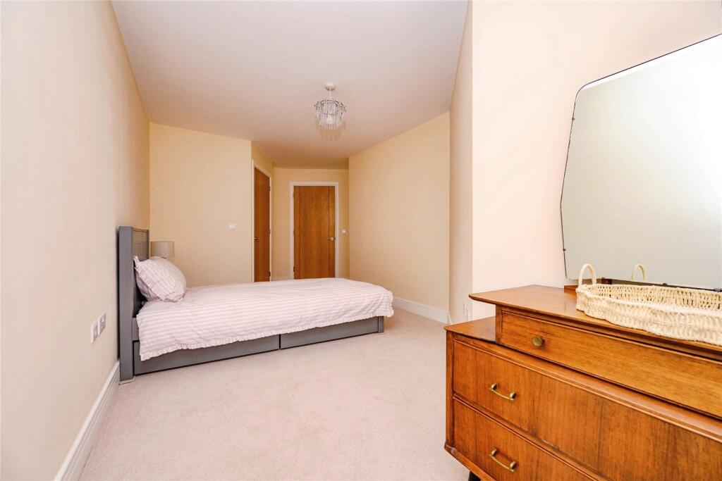 Apartment in Dunstable, Central Bedfordshire - More
