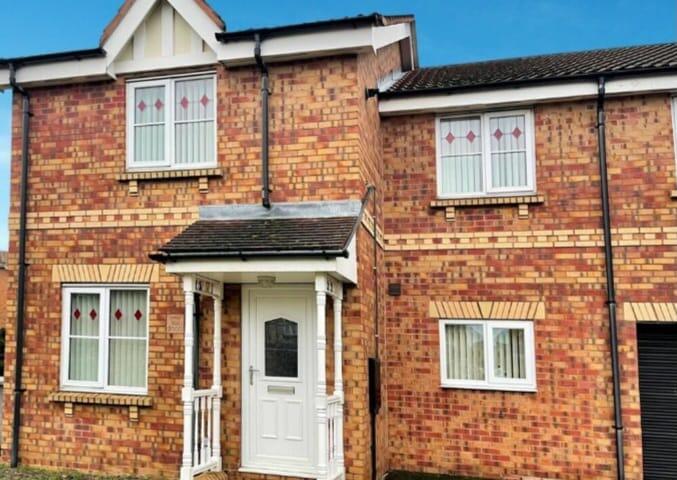 Main image of property: West End Court, Rossington, Doncaster, DN11