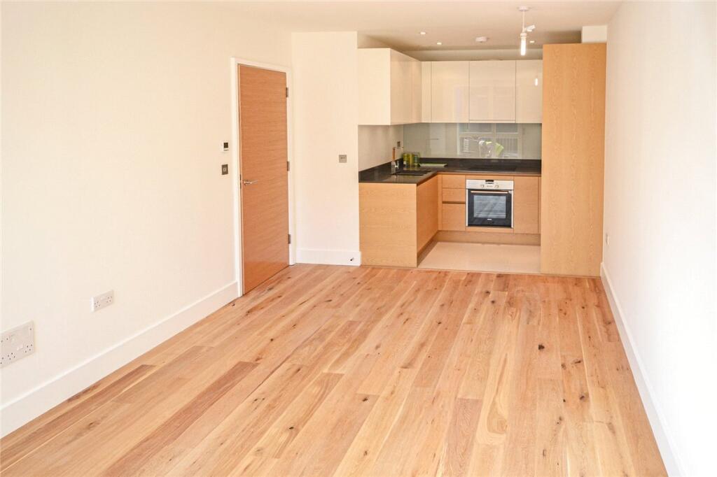 Apartment in Cambridge - View 3