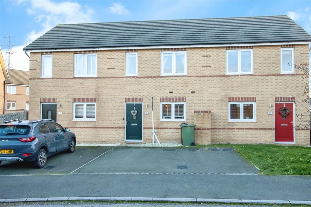 2-bed terraced on Staithes Drive, Wakefield, West Yorkshire, WF1, £190,000
