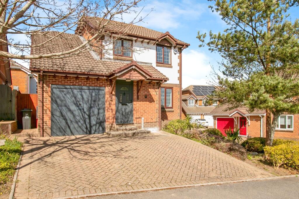 House in Bournemouth, Bournemouth, Christchurch and Poole - More