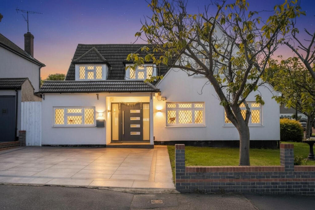 Main image of property: Treelawn Gardens, Leigh-on-sea, SS9
