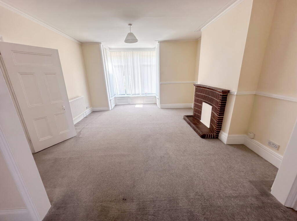 House in Eastbourne, Seaside, Roselands - View 4