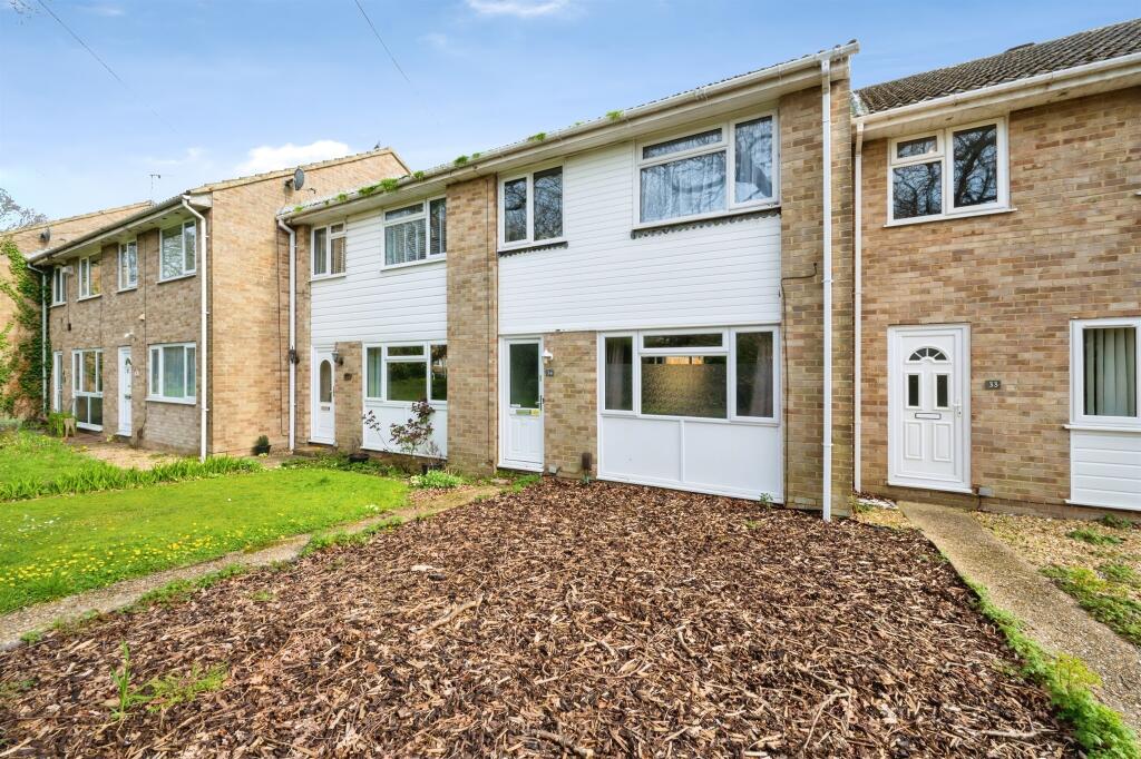 Main image of property: Hawkhurst Close, Southampton