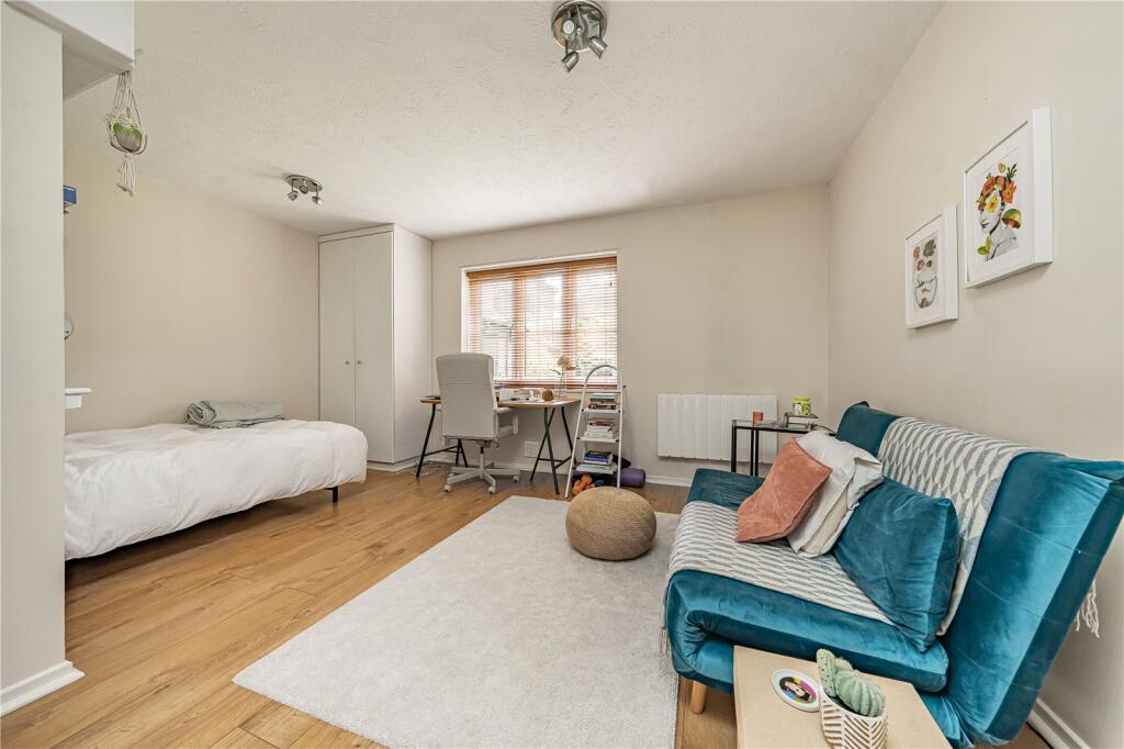 Gresham Way, Wimbledon, London, SW19 photo 4