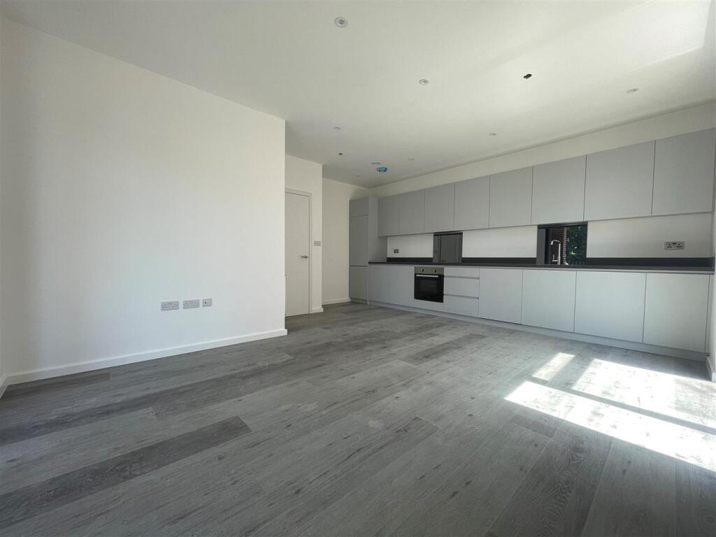 Apartment in Guildford - View 5