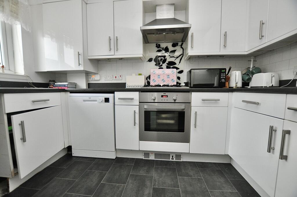 17 Garrett Avenue, Saltcoats, KA21 6GT photo 4
