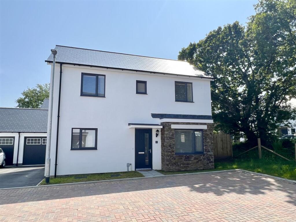 3-bed detached on Cuddra Road, St. Austell, £343,000