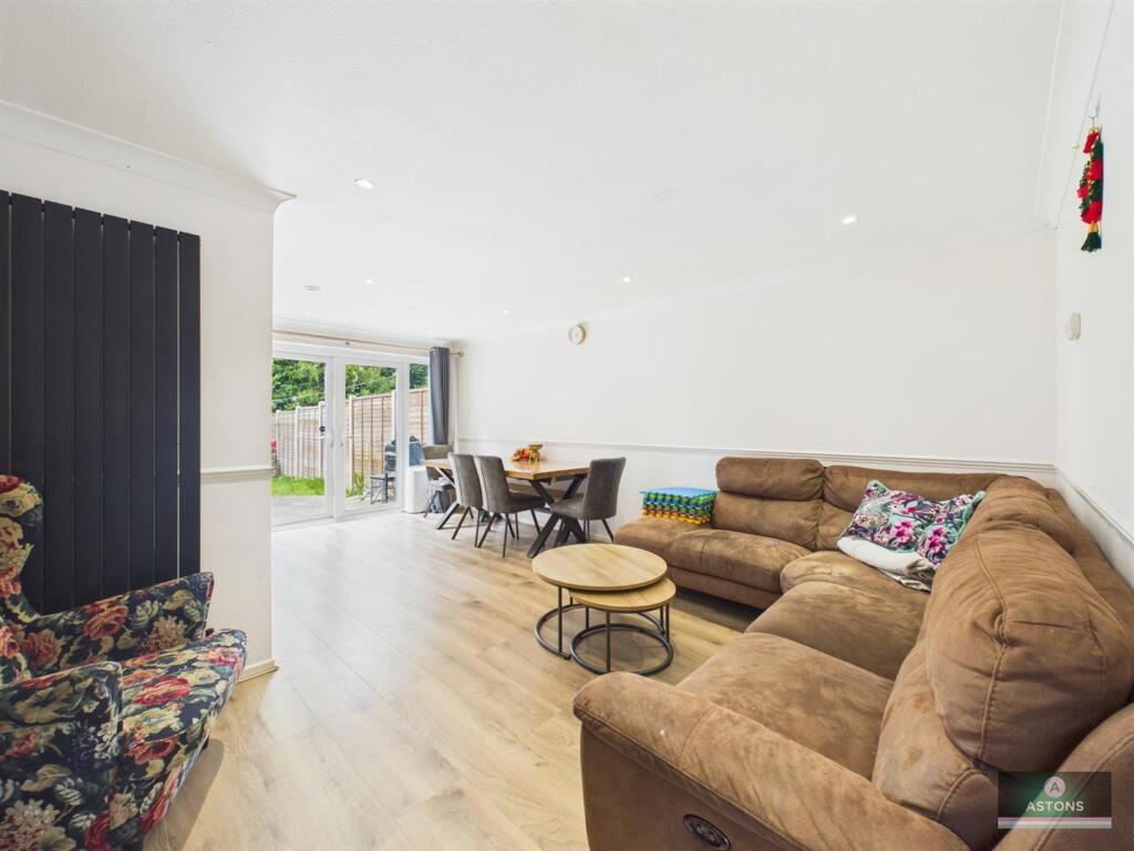 House in Crawley, Worth - View 2