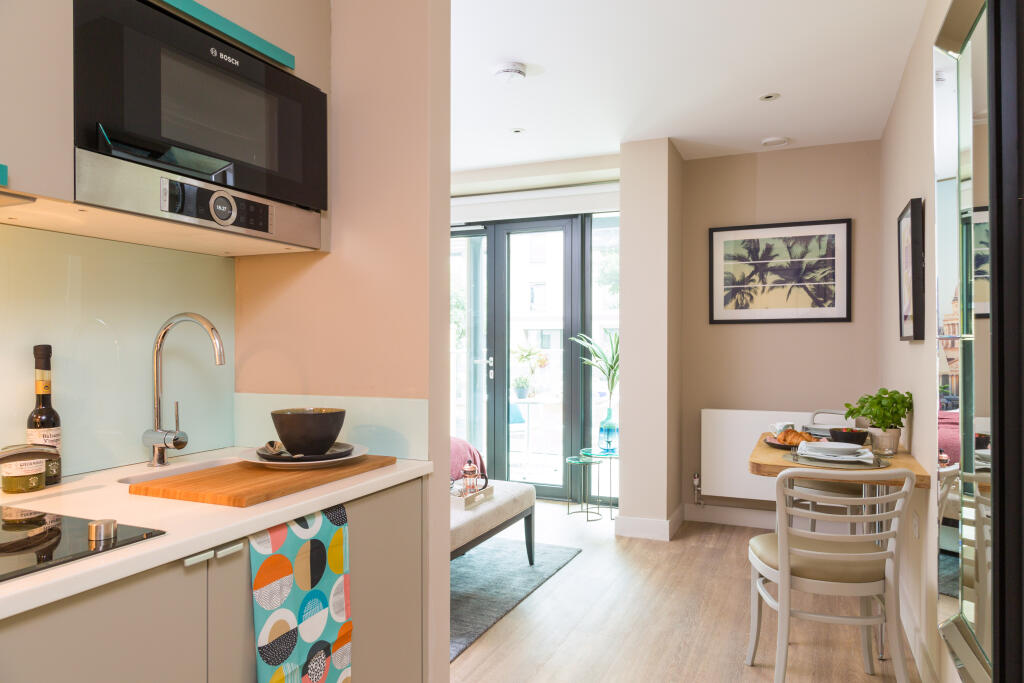 Apartment in Croydon - View 4