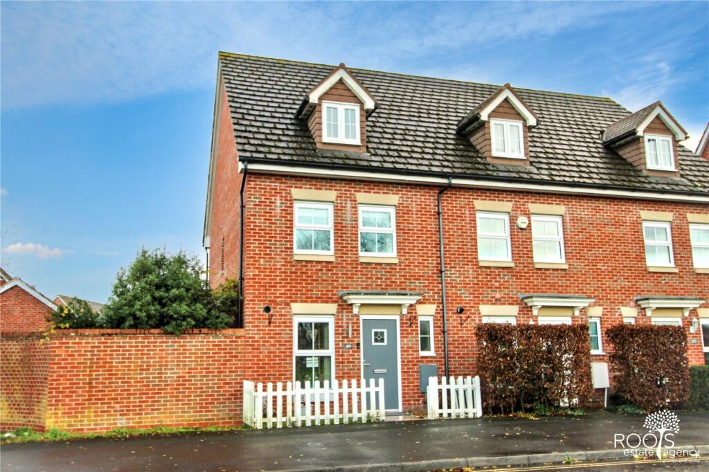 3-bed terraced on Urquhart Road, Thatcham, Berkshire, RG19, £400,000