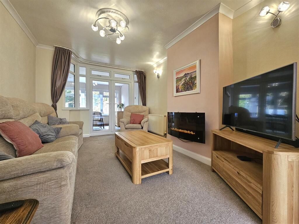 House in Solihull, Ulverley Green - View 2