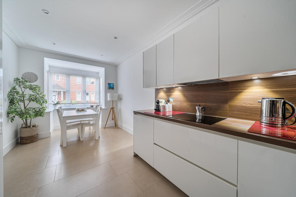 House in Horsham, Highwood - View 5