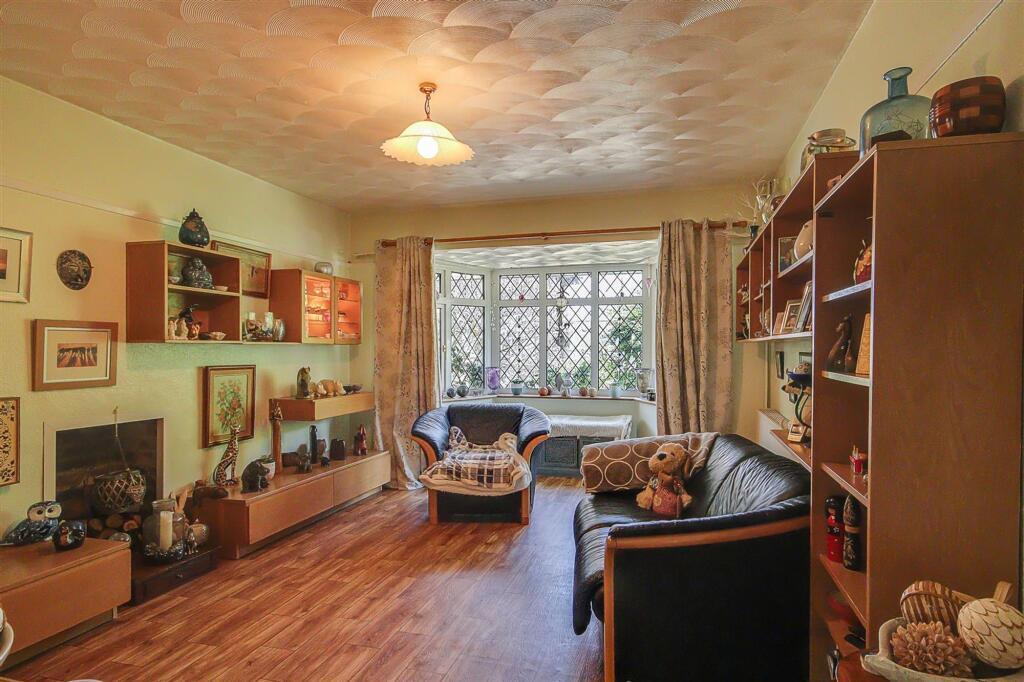 House in Worthing, West Sussex - More