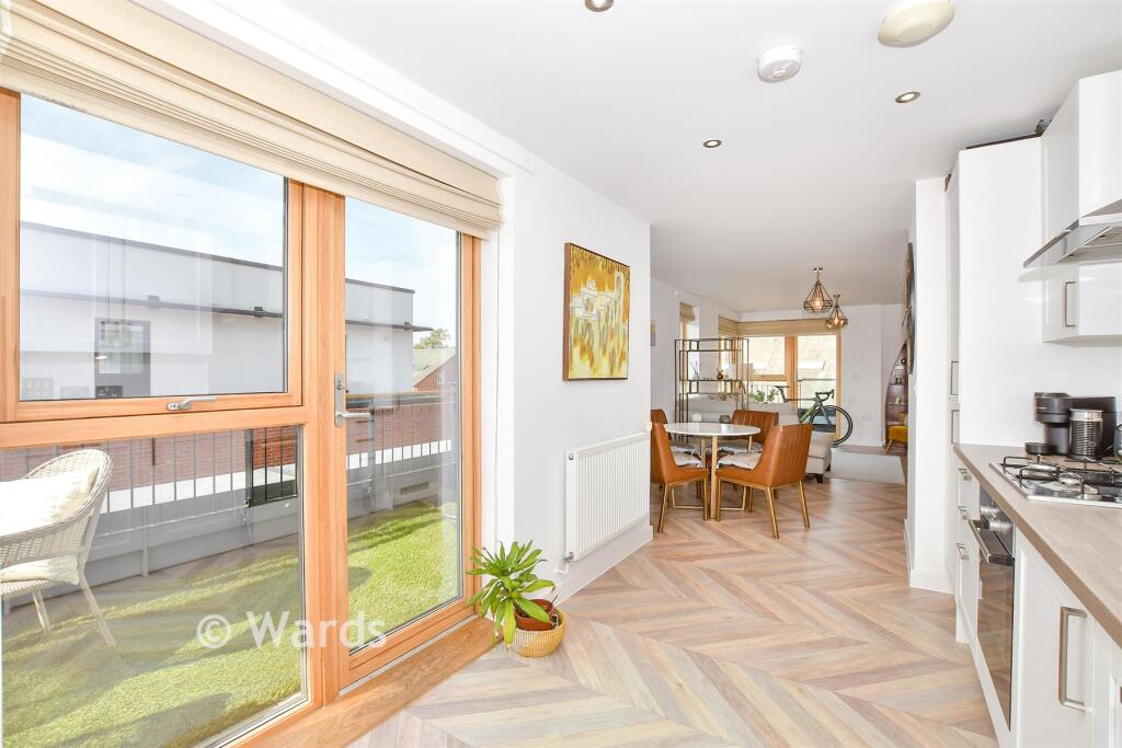 Apartment in Tonbridge and Malling, Brook Street - More