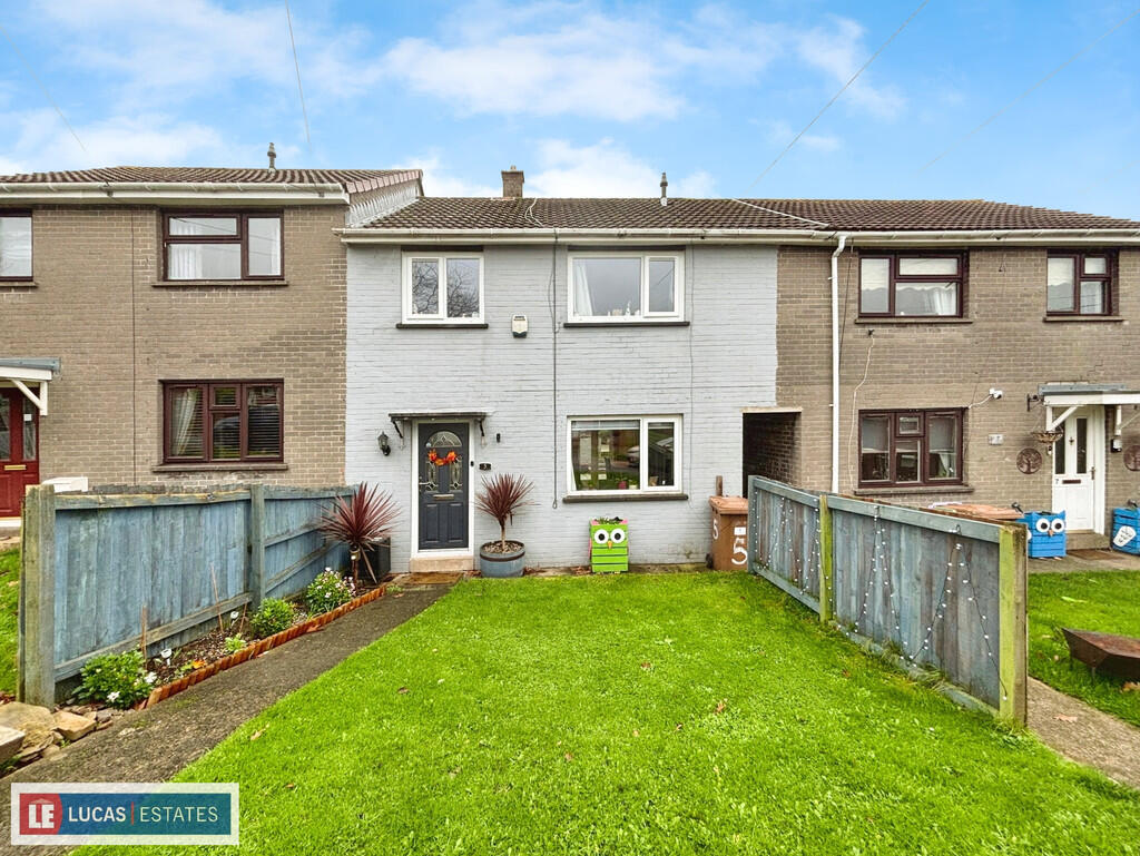 3-bed terraced on Ty Llwyd Walk, Aberbargoed, £140,000
