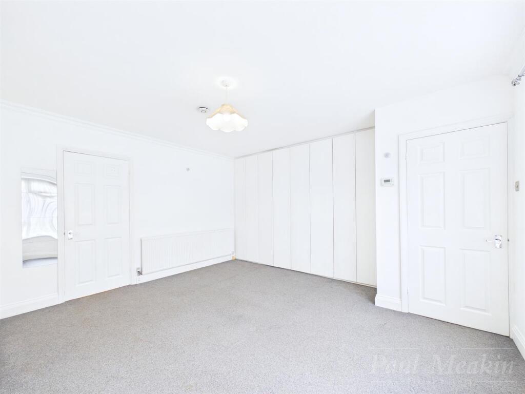 Mitchley Avenue, South Croydon photo 5