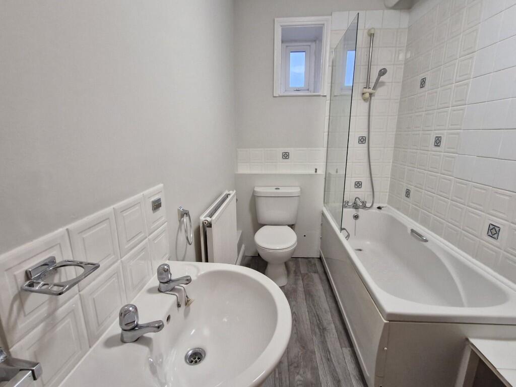 Apartment in Swindon, Melksham - View 5