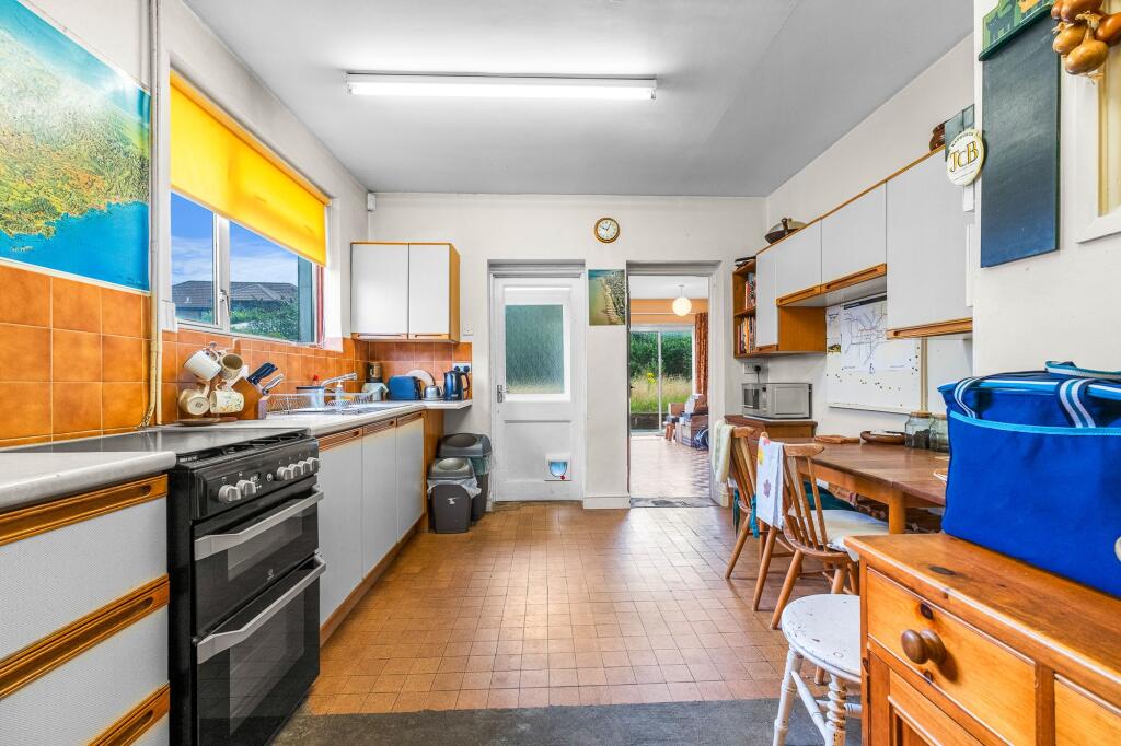Llantrisant Road, Cardiff, CF5 photo 3