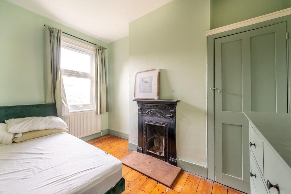 House in London, Leytonstone - More