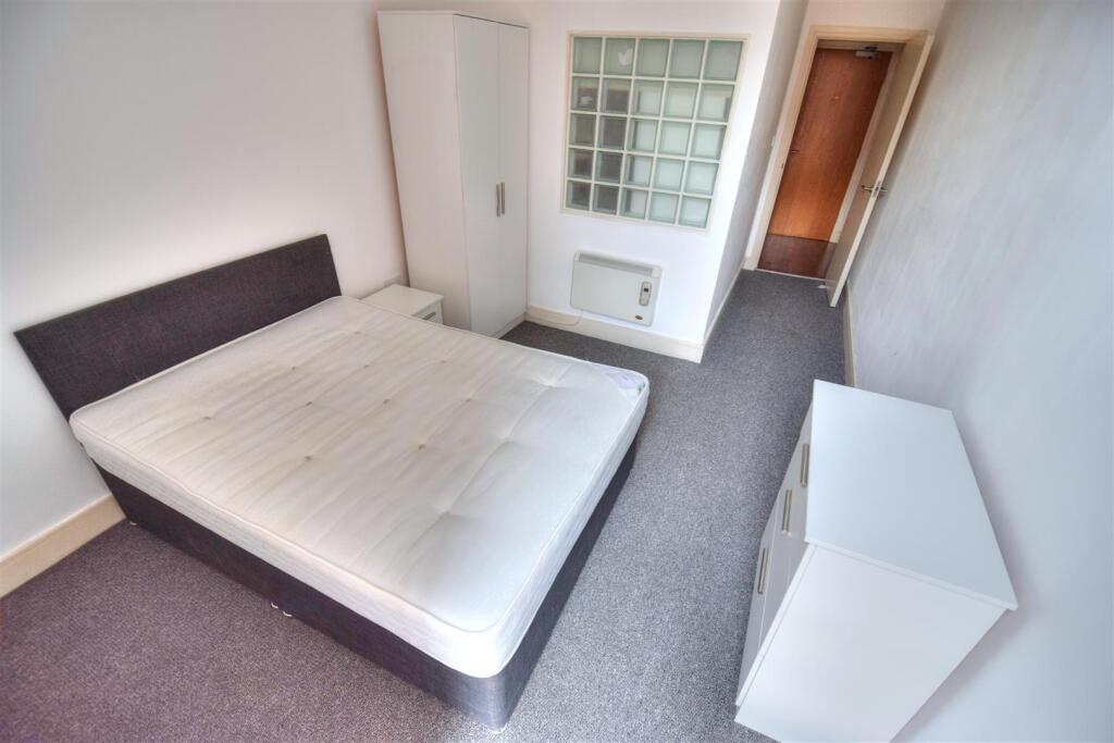 Apartment in Liverpool - View 4